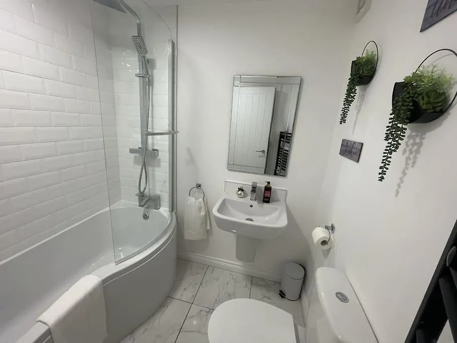 Modern 1-Bed Apartment 벨파스트