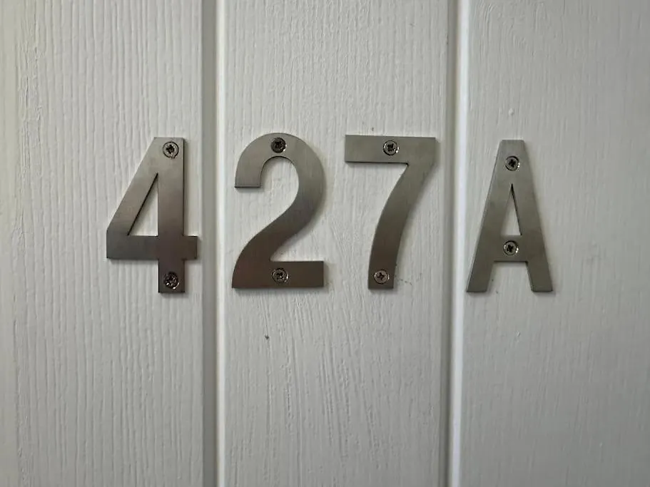 Modern 1-Bed Apartment 벨파스트