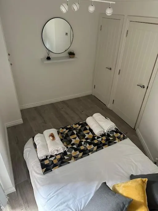Modern 1-Bed Apartment Belfast